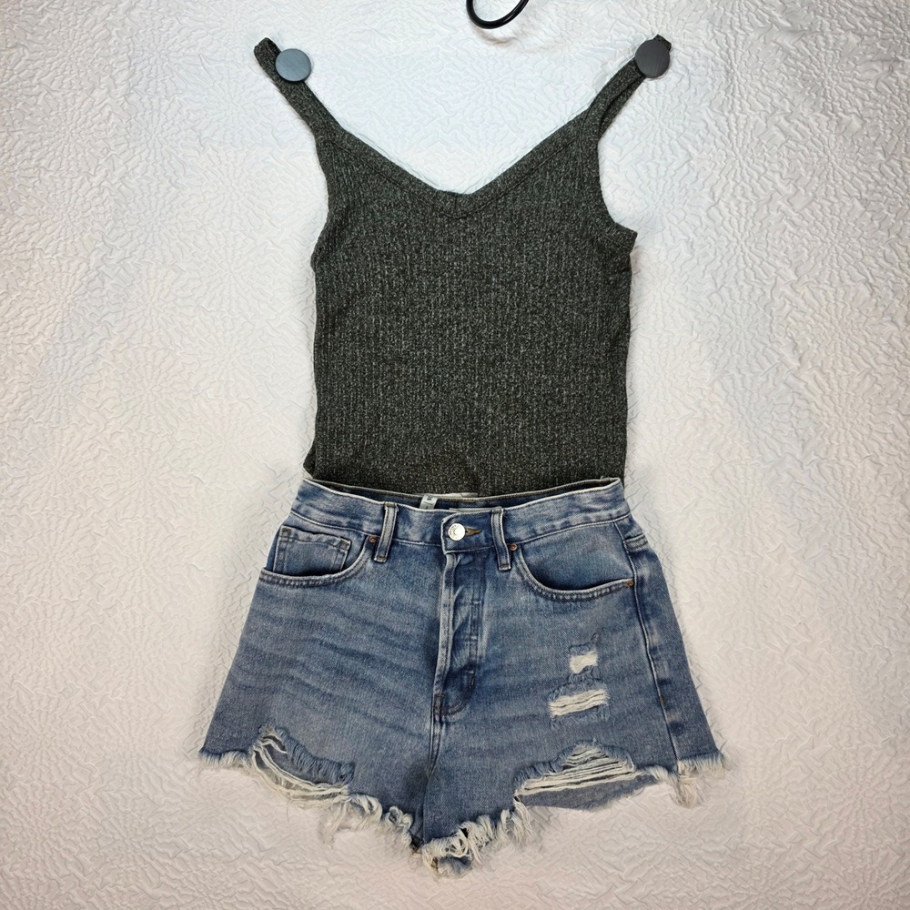 Bundle PacSun High Rise Distressed Shorts 26 American Eagle Soft Sexy Tank M